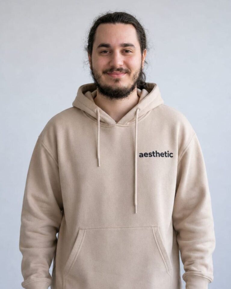Steven, graphic designer and video creator at Aesthetic Digital Marketing